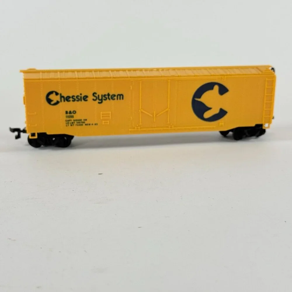Vintage Bachmann HO Chessie System B&O 11098 Steel Plug Door Box Car Train